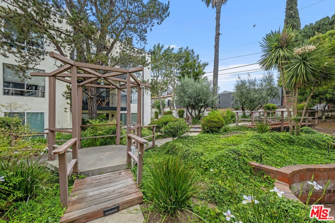 1340 S BEVERLY GLEN BLVD Unit: 303