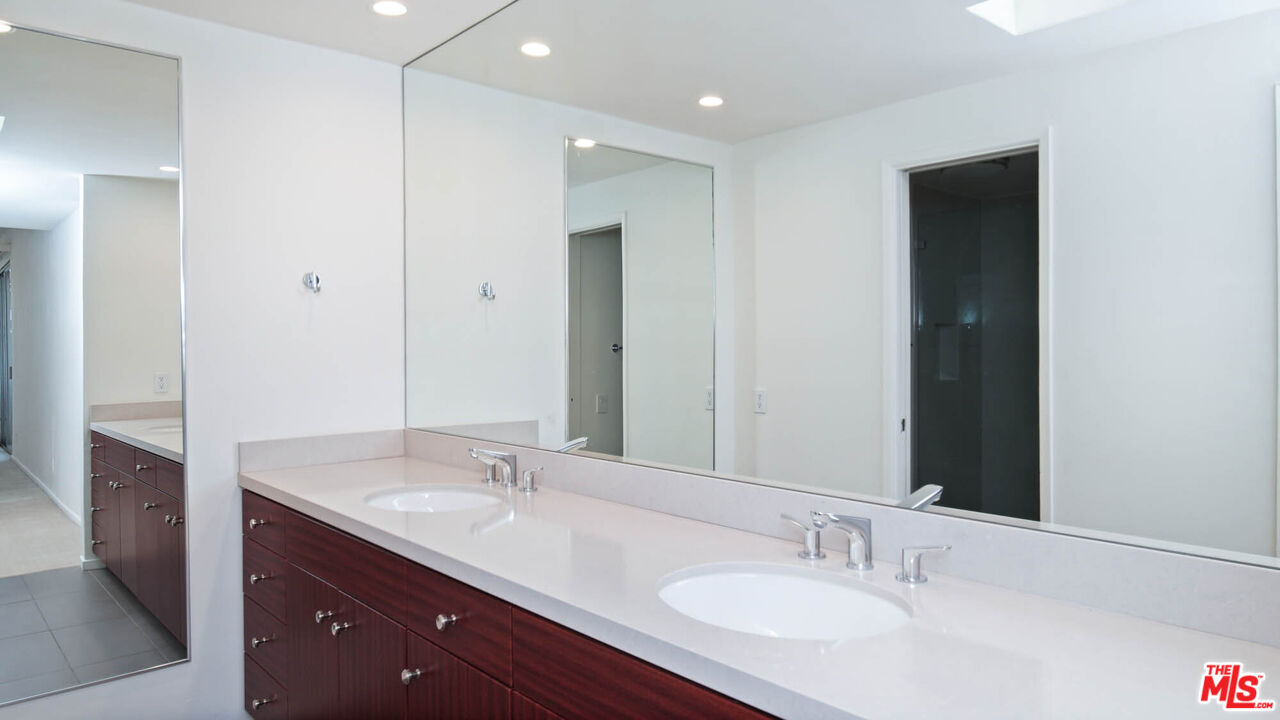 818 S Gretna Green Way Unit: 308