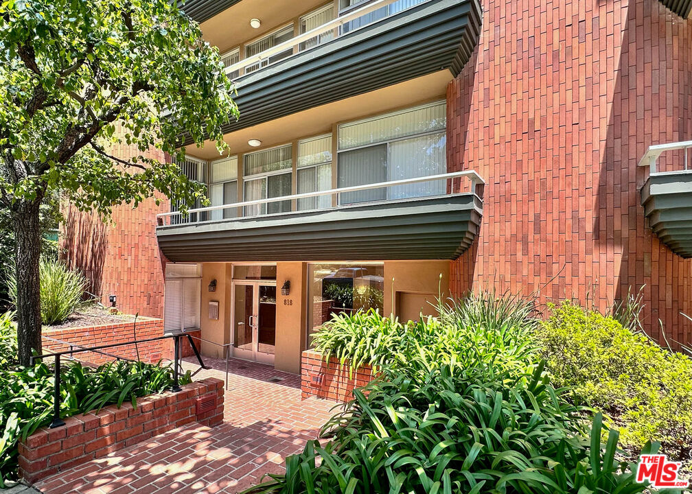 818 S Gretna Green Way Unit: 308