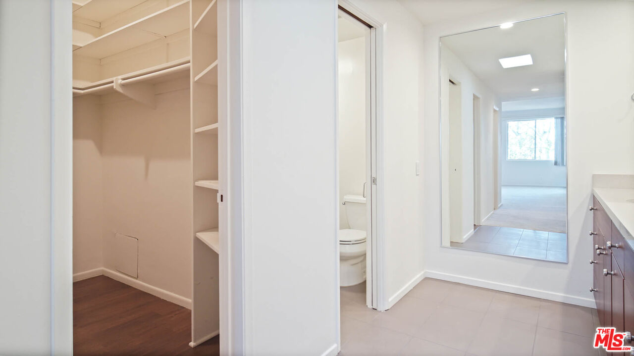 818 S Gretna Green Way Unit: 308