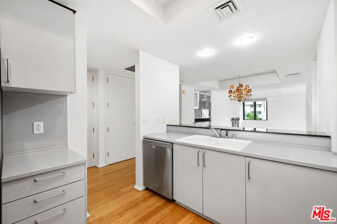 10520 Wilshire Blvd Unit: 301