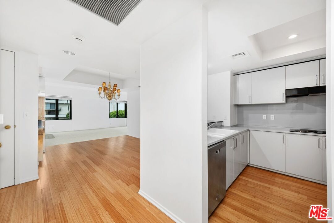 10520 Wilshire Blvd Unit: 301