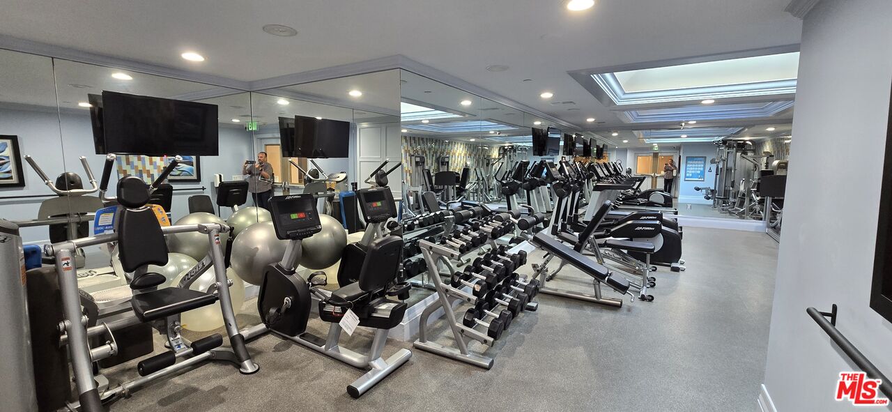 10520 Wilshire Blvd Unit: 301