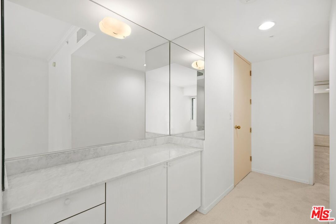 10520 Wilshire Blvd Unit: 301