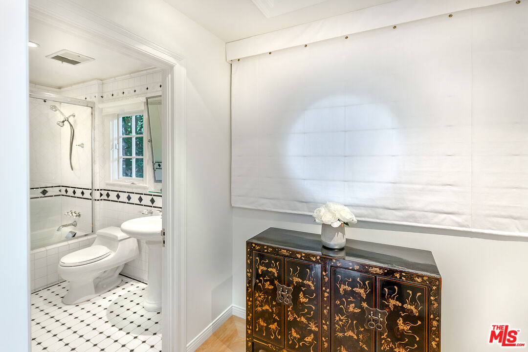 1440 Stone Canyon Rd