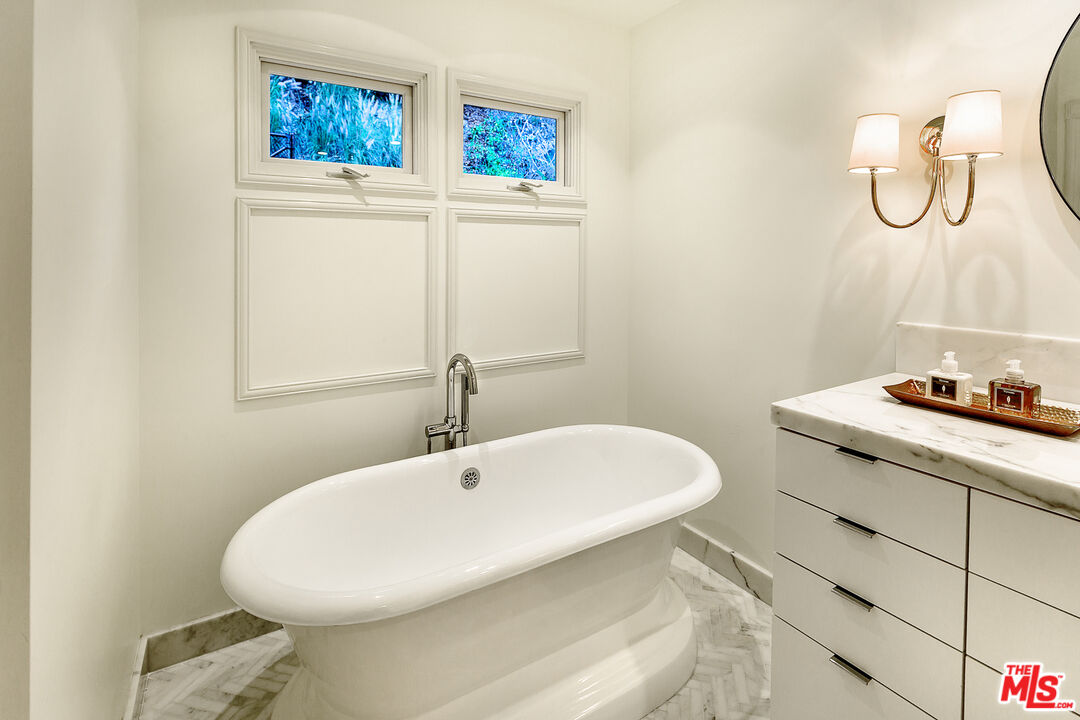 1440 Stone Canyon Rd