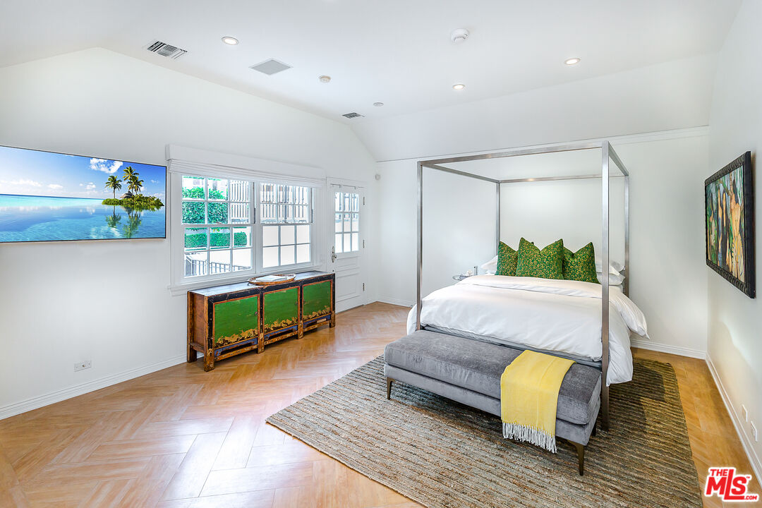 1440 Stone Canyon Rd