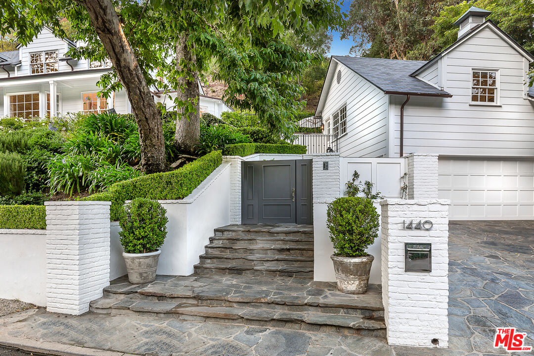 1440 Stone Canyon Rd