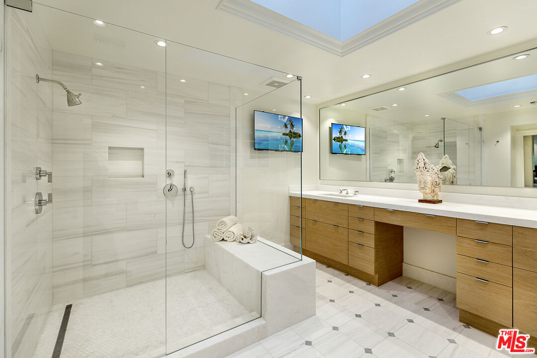 1440 Stone Canyon Rd