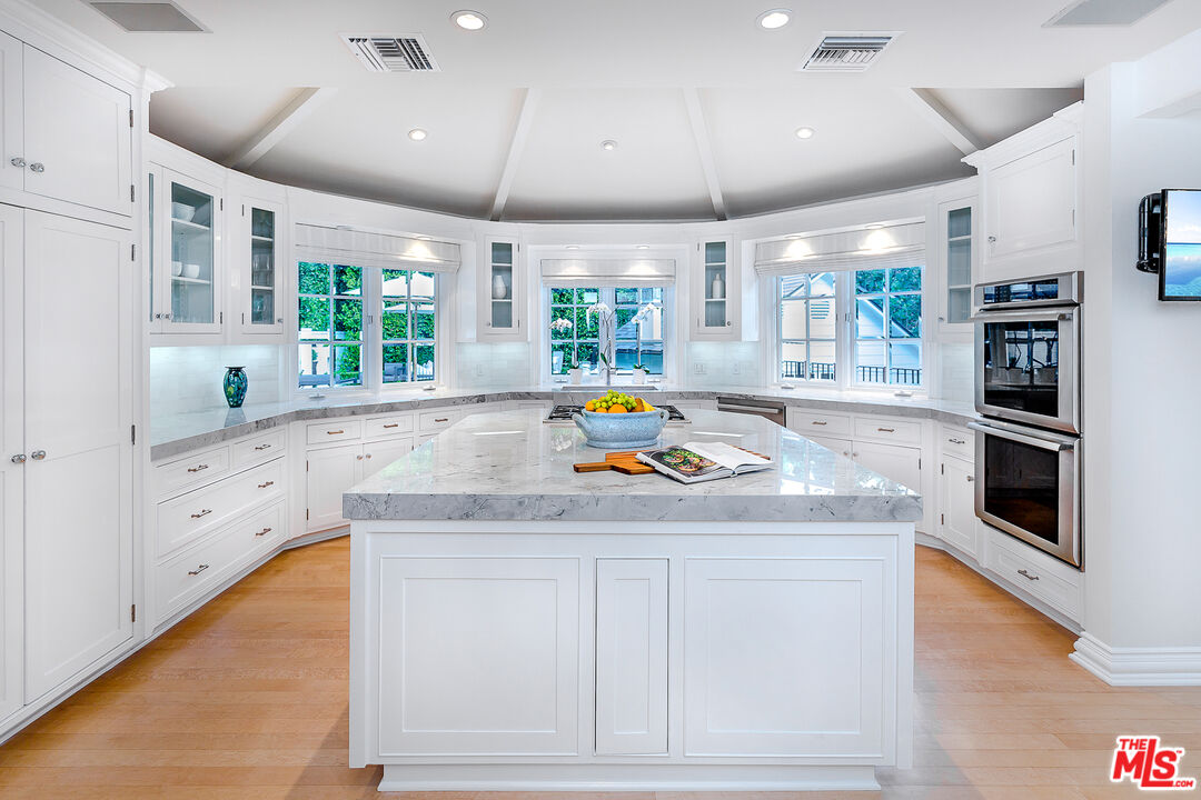 1440 Stone Canyon Rd