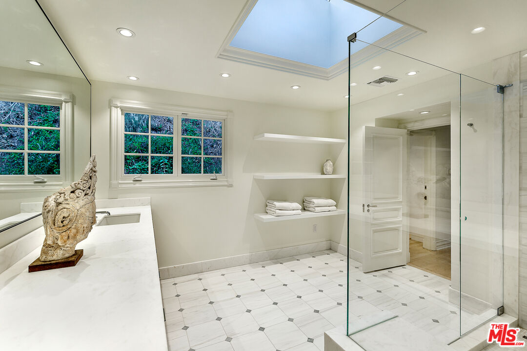 1440 Stone Canyon Rd