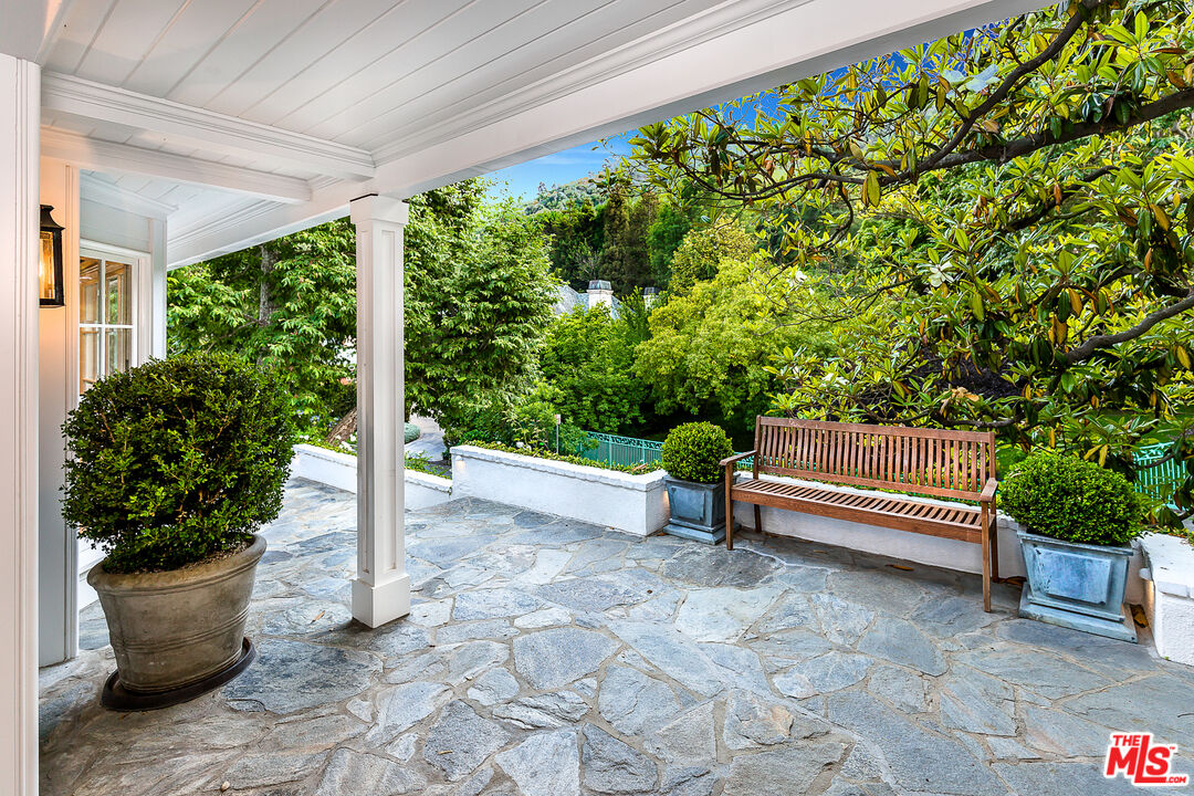 1440 Stone Canyon Rd