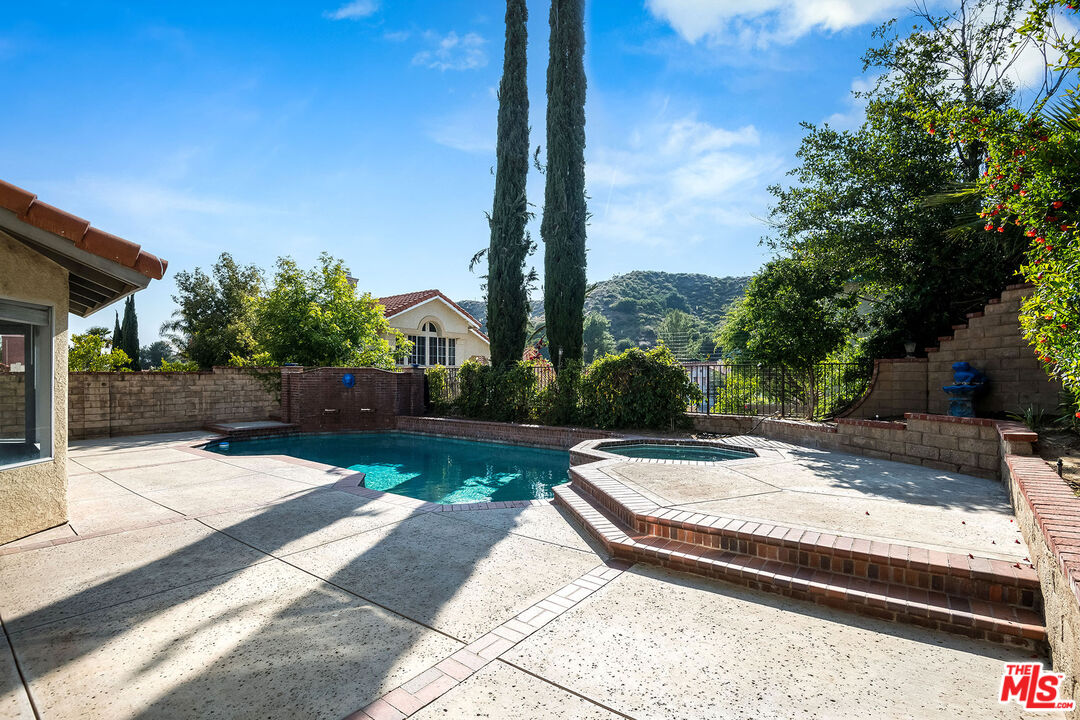 28867 Shadow Valley Ln