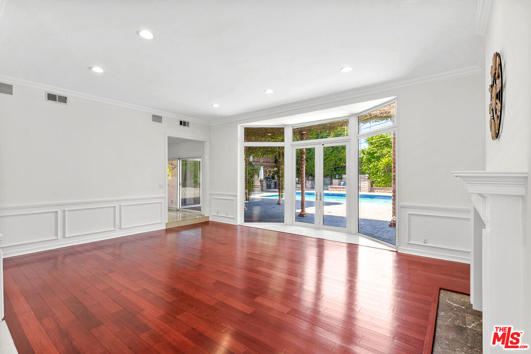 3001 Corda DR