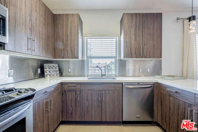 11023 FRUITLAND DR Unit: 404