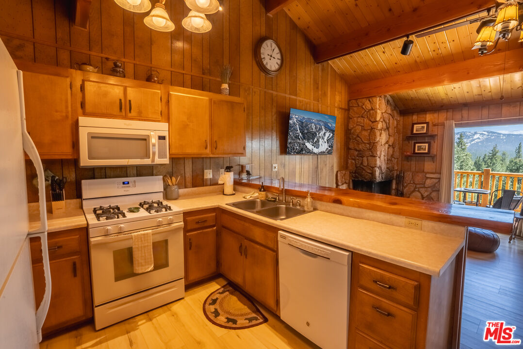 1169 Green Mountain Dr