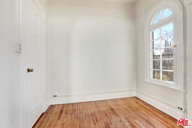 444 N Orange Grove AVE