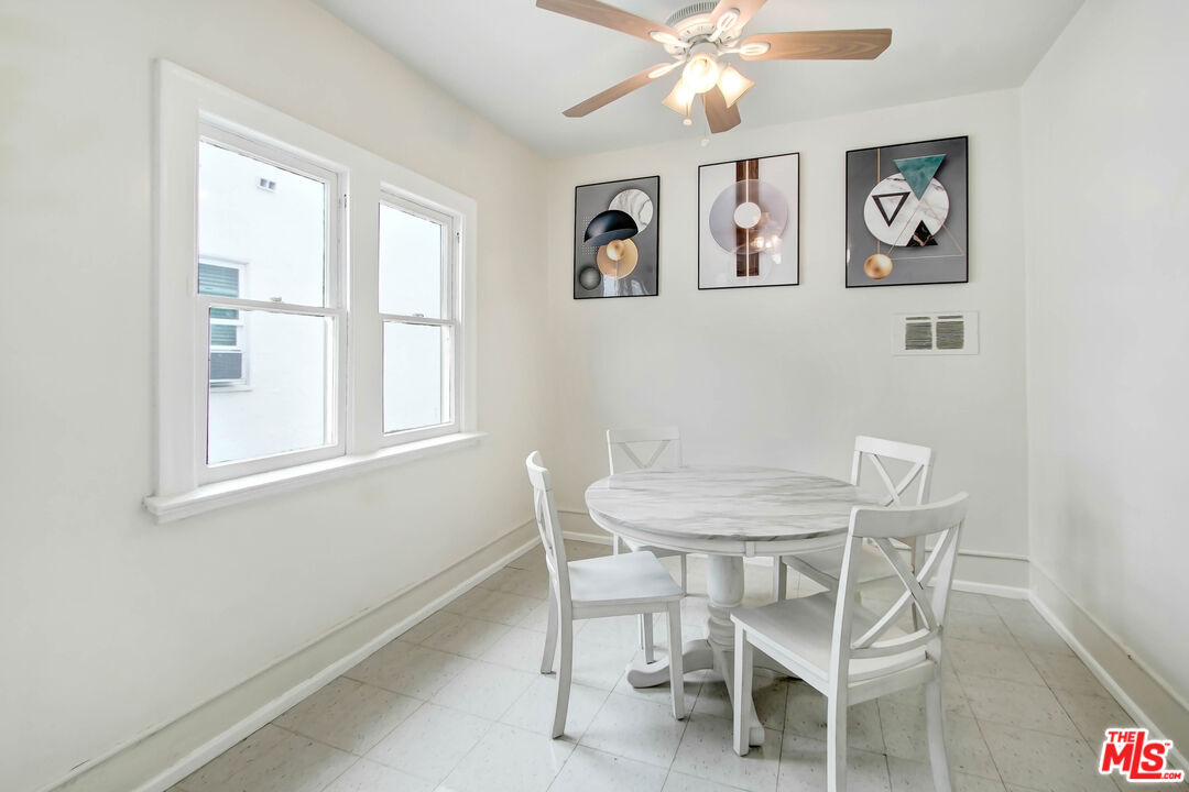 444 N Orange Grove AVE