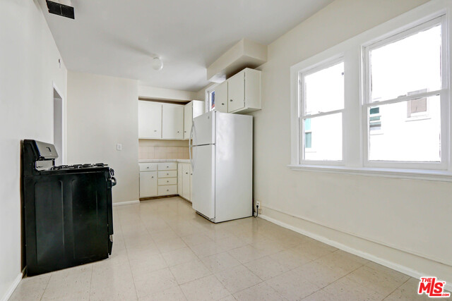 444 N Orange Grove AVE