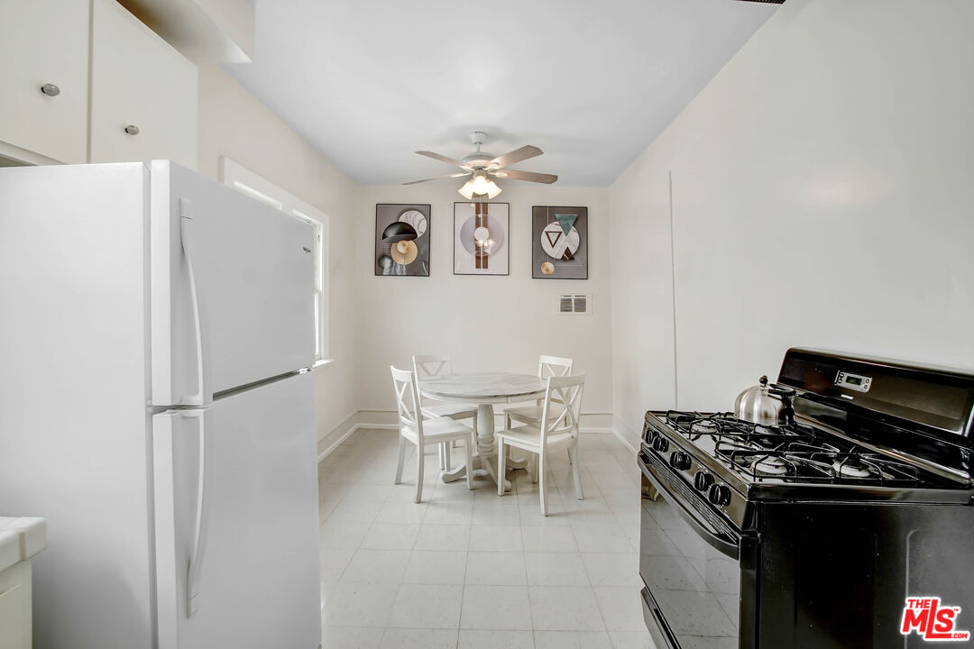 444 N Orange Grove AVE