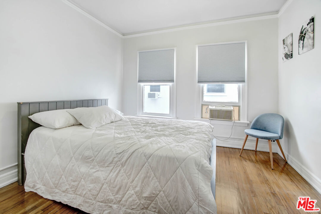 444 N Orange Grove AVE