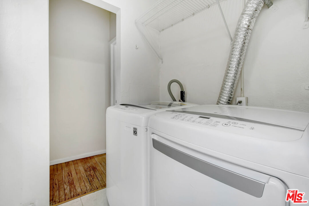 444 N Orange Grove AVE