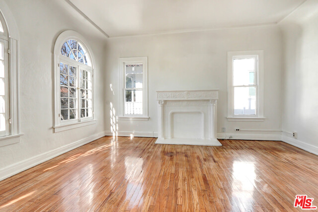 444 N Orange Grove AVE