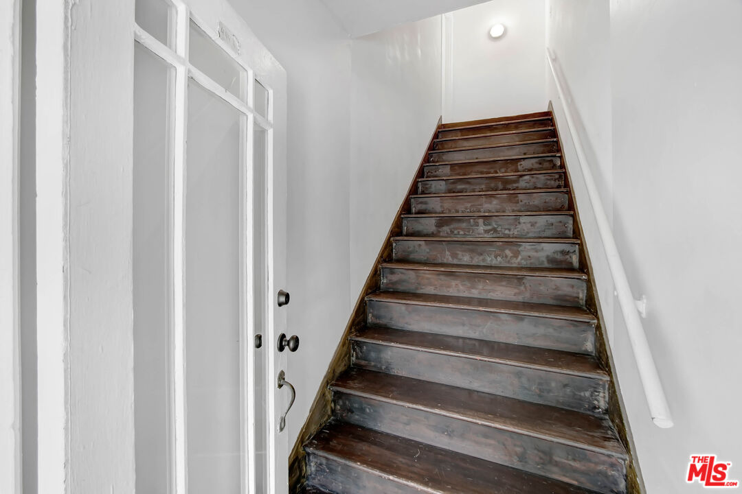 444 N Orange Grove AVE