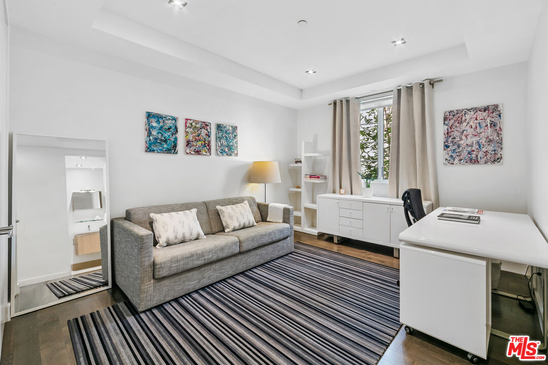 443 N Palm Dr Unit: 302