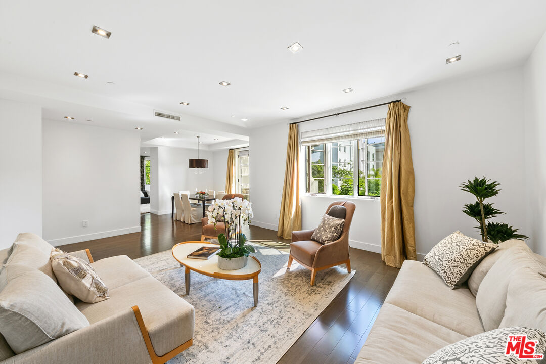 443 N Palm Dr Unit: 302