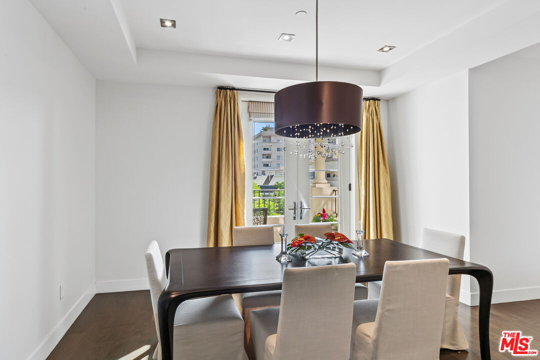 443 N Palm Dr Unit: 302