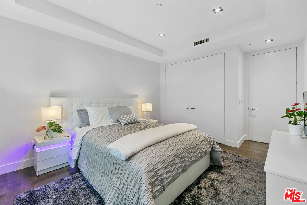 443 N Palm Dr Unit: 302