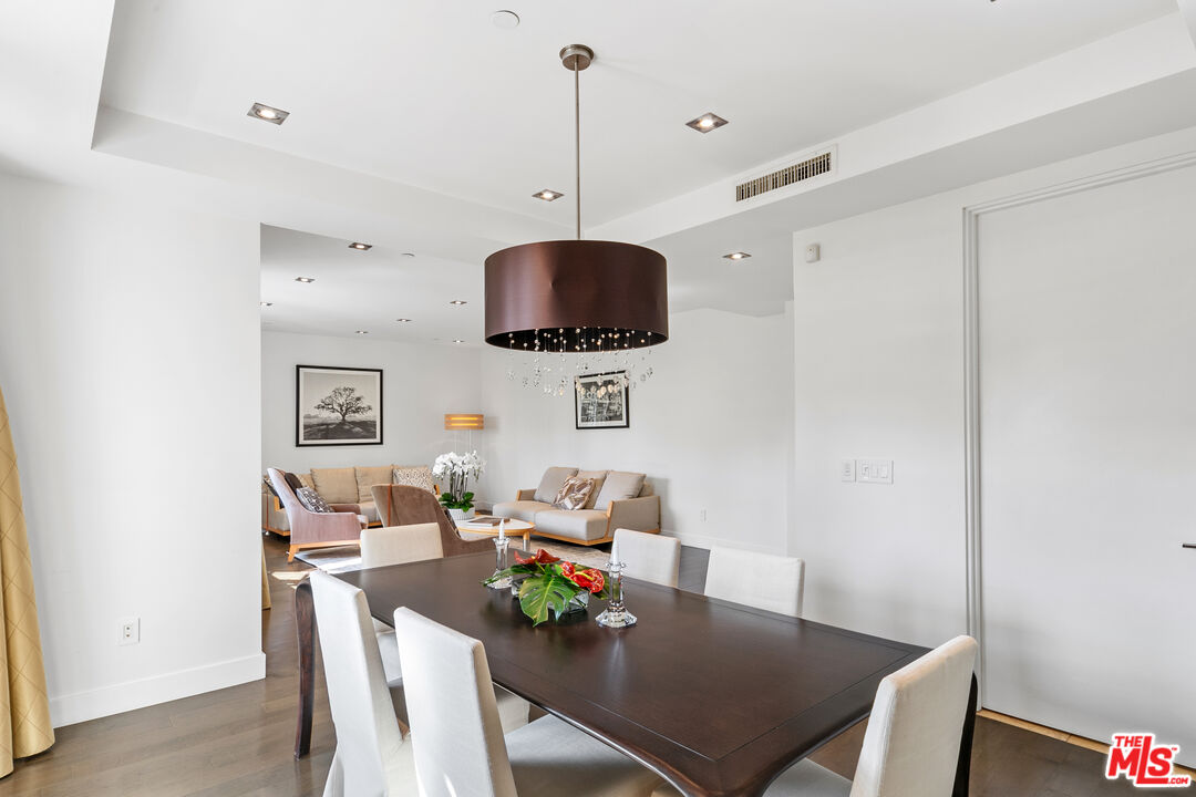 443 N Palm Dr Unit: 302