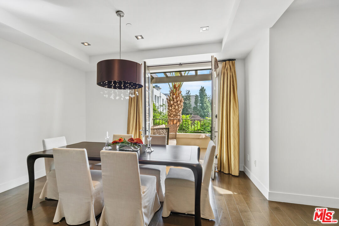 443 N Palm Dr Unit: 302