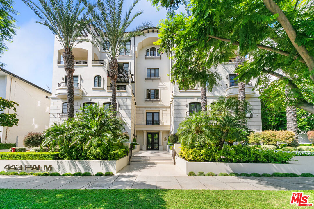 443 N Palm Dr Unit: 302