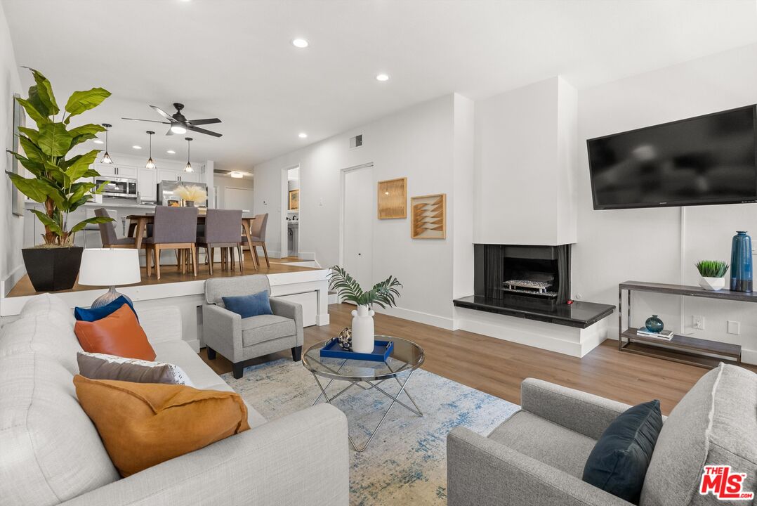 6116 Marina Pacifica N Dr Unit: KEY 15