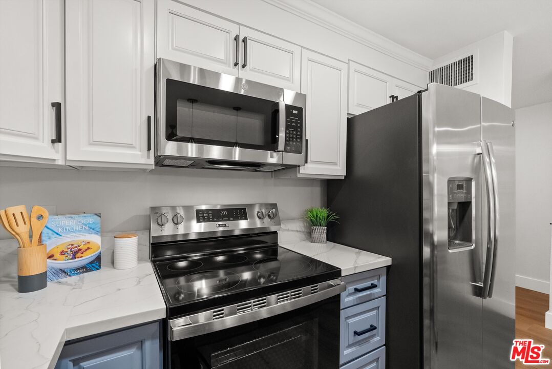 6116 Marina Pacifica N Dr Unit: KEY 15