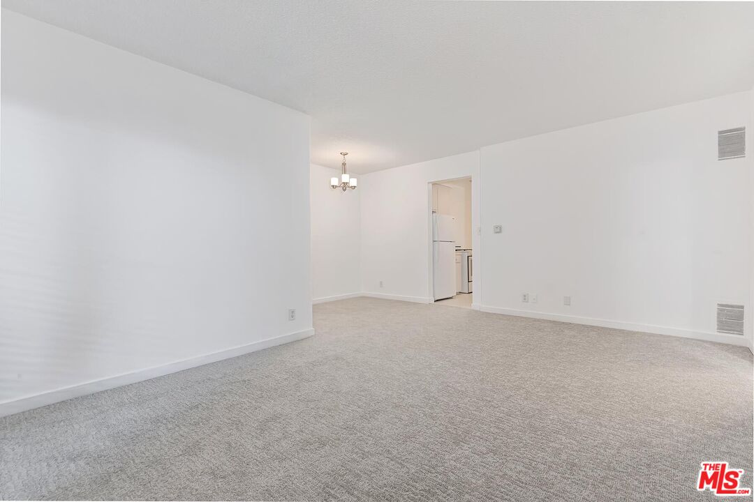 1035 N Sierra Bonita Ave Unit: 1