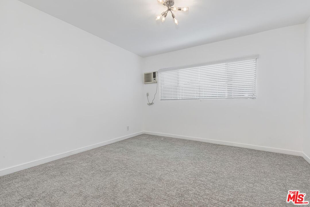 1035 N Sierra Bonita Ave Unit: 1