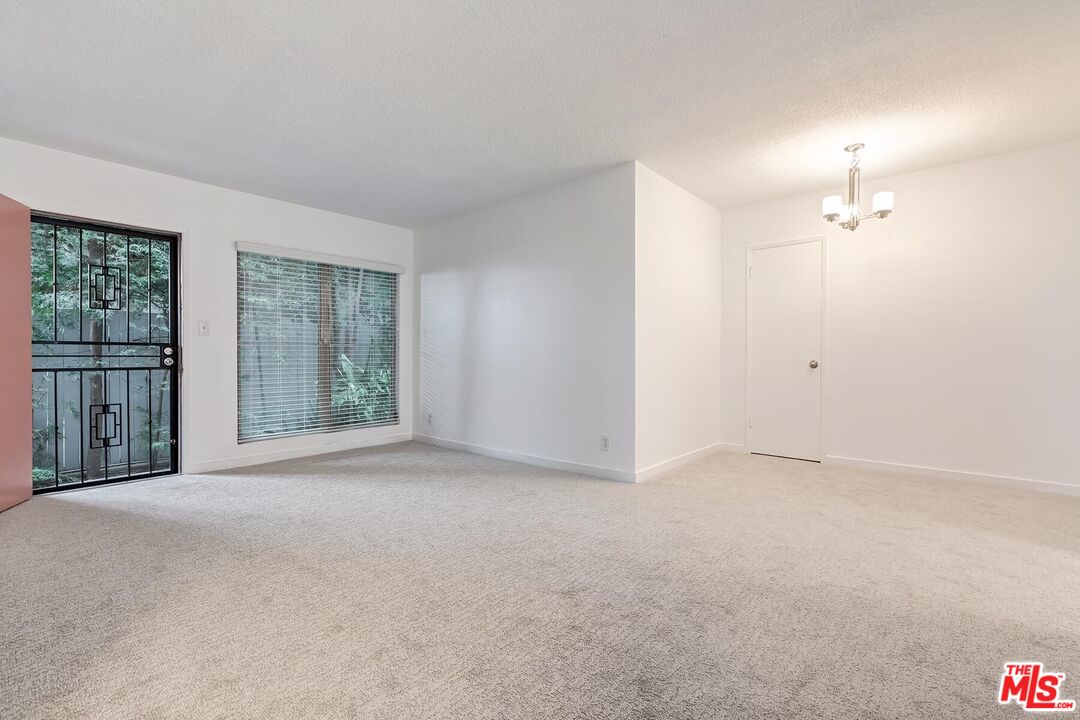 1035 N Sierra Bonita Ave Unit: 1