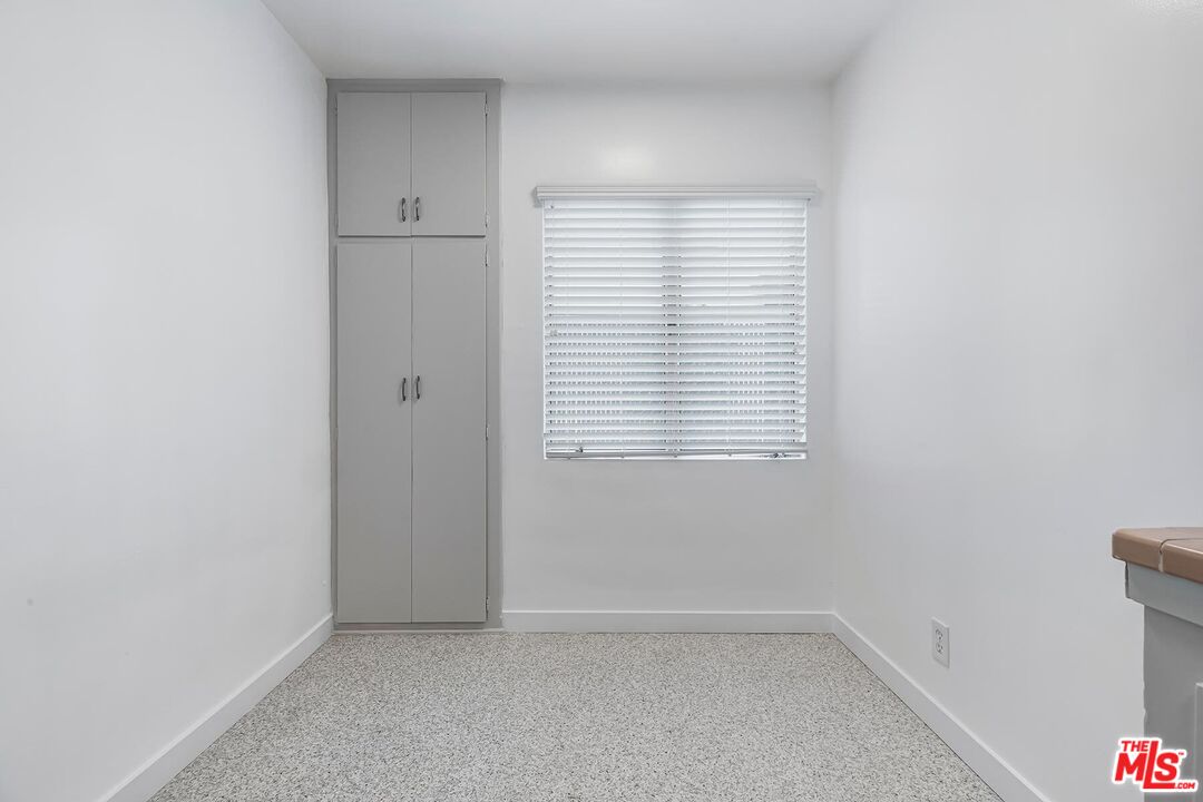 1035 N Sierra Bonita Ave Unit: 1