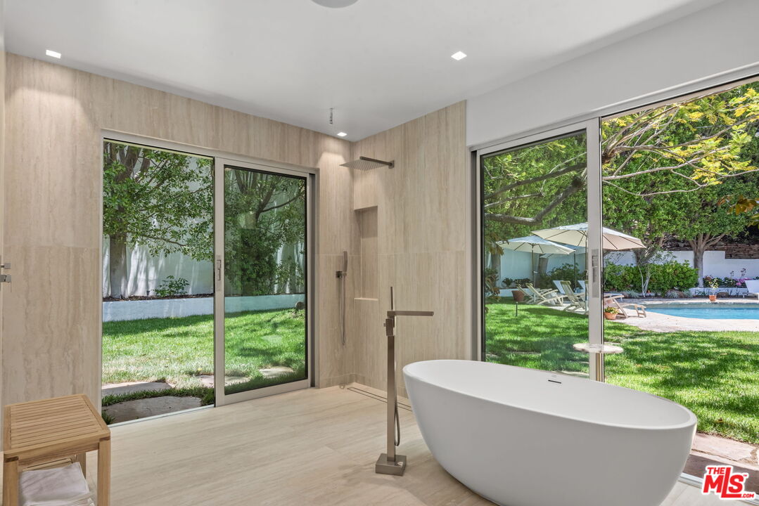 9451 Hidden Valley Pl