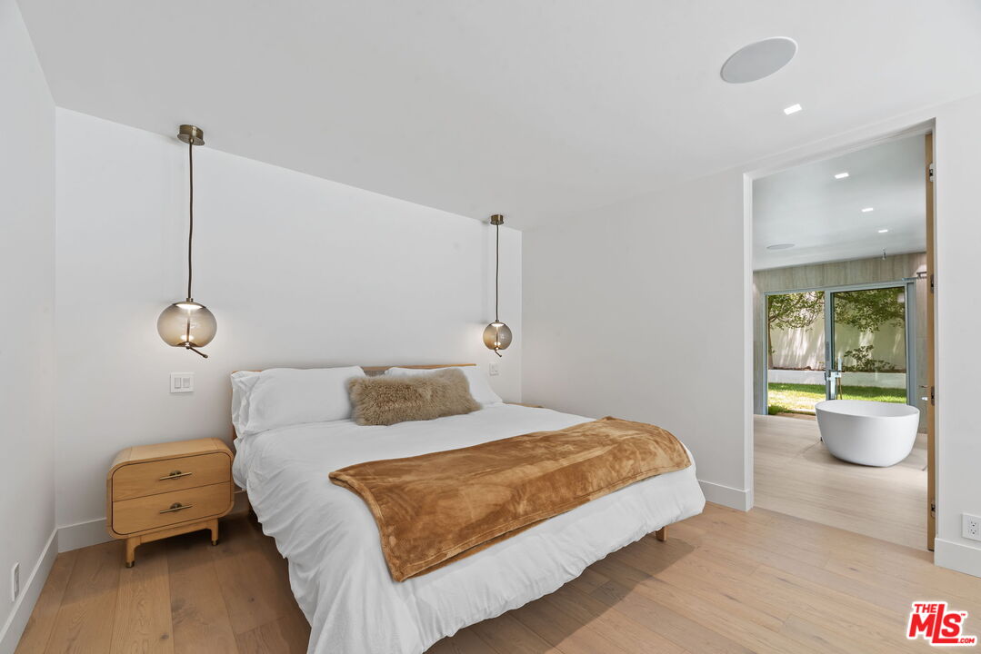 9451 Hidden Valley Pl