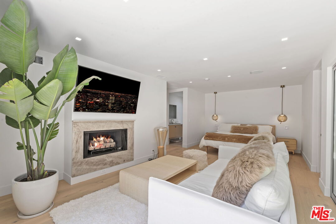 9451 Hidden Valley Pl