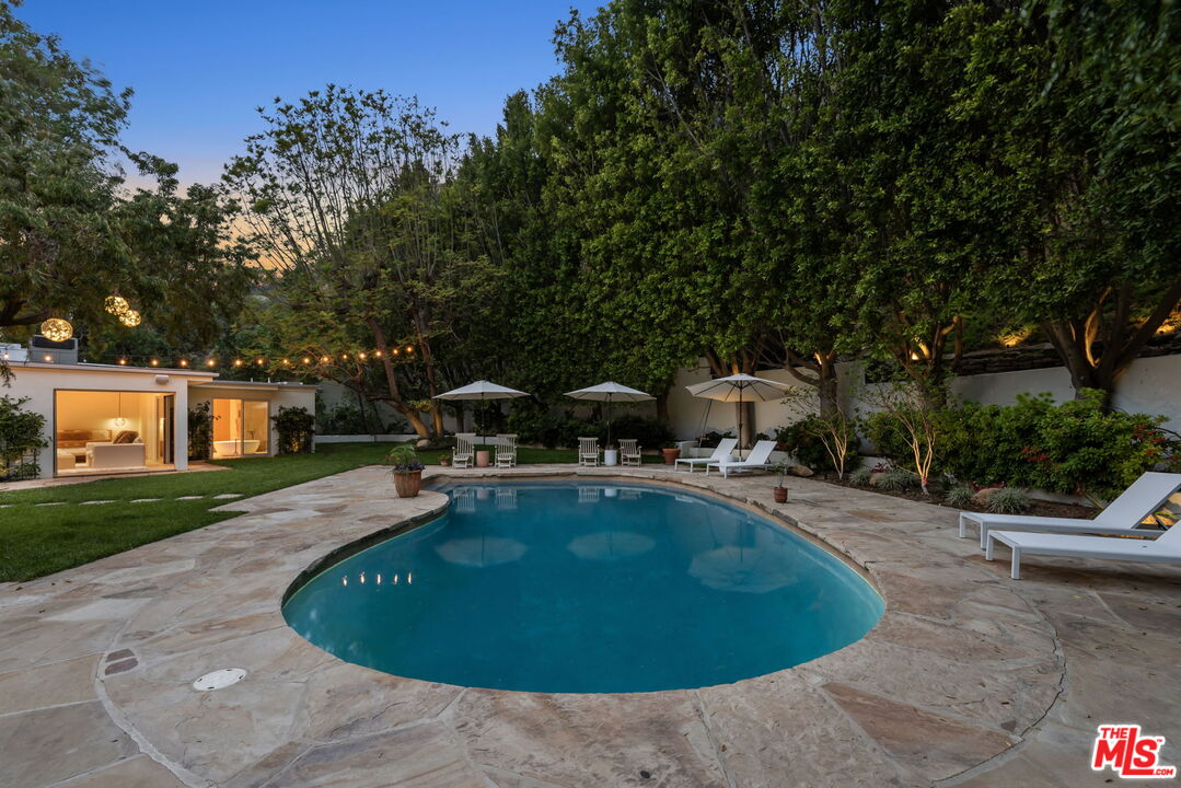 9451 Hidden Valley Pl