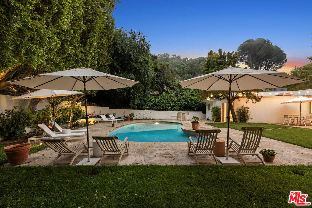 9451 Hidden Valley Pl