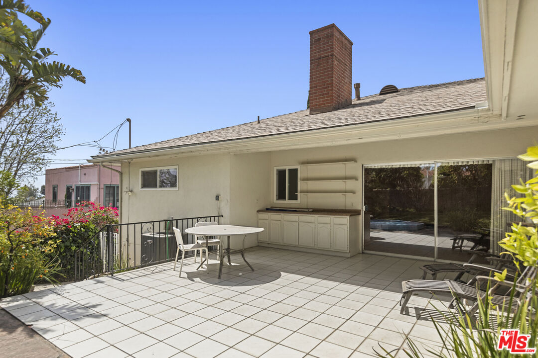 2338 NELLA VISTA AVE