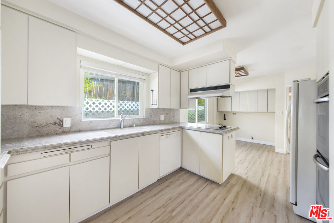 2338 NELLA VISTA AVE