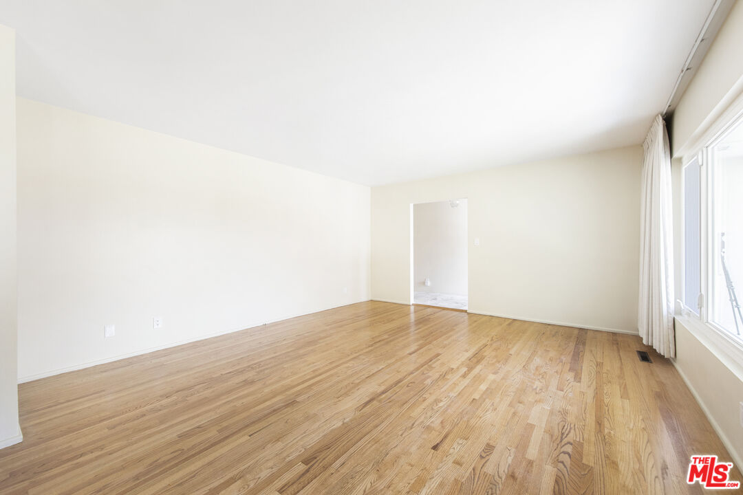 2338 NELLA VISTA AVE