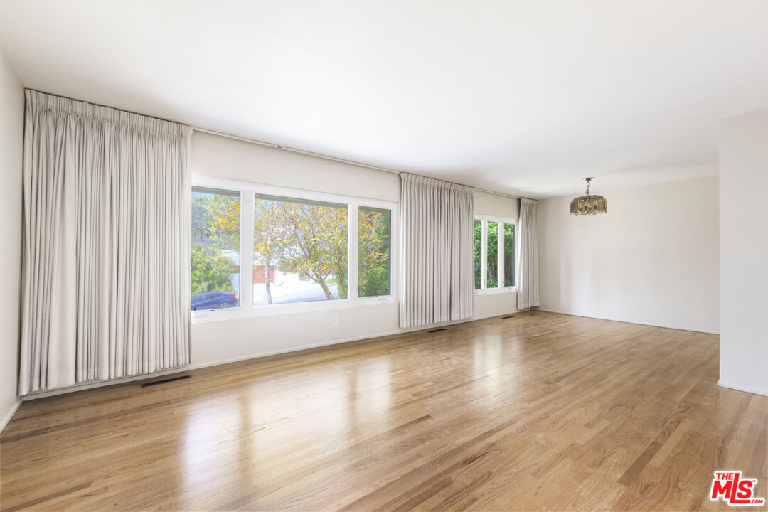 2338 NELLA VISTA AVE